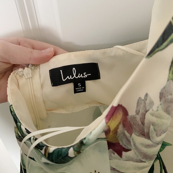 Lulu’s Floral Halter Dress - Picture 2 of 6